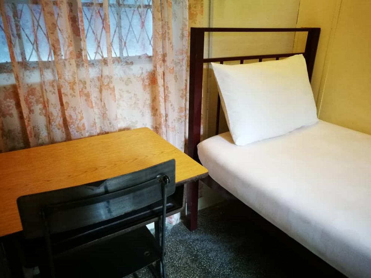 Grocer'S Inn Backpackers Guesthouse Kuala Lumpur Bagian luar foto