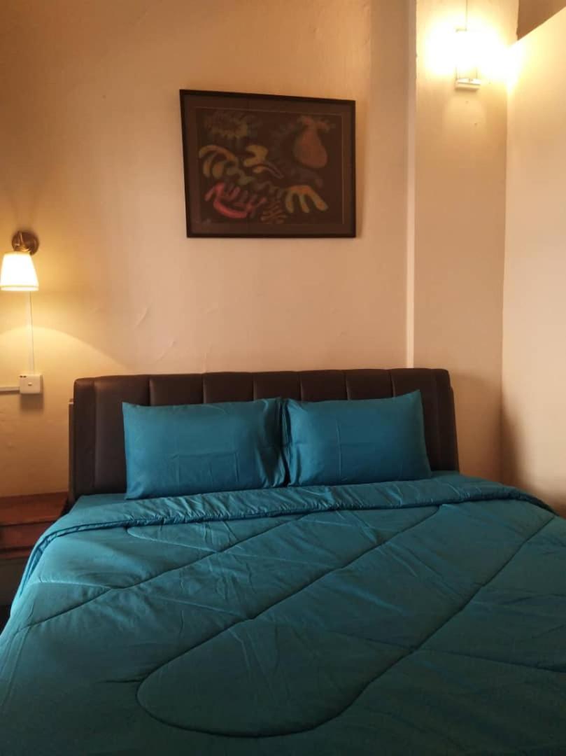 Grocer'S Inn Backpackers Guesthouse Kuala Lumpur Bagian luar foto