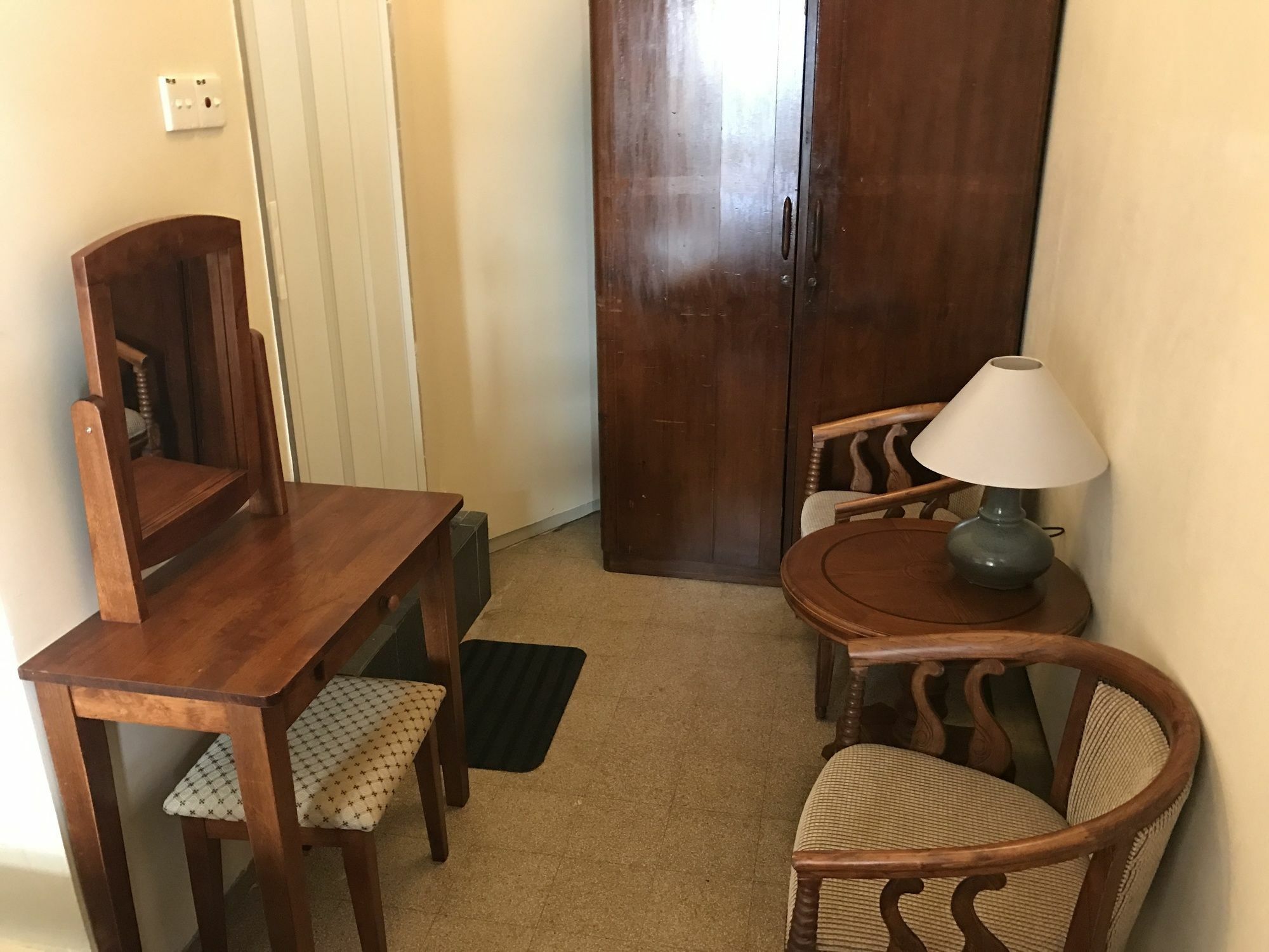 Grocer'S Inn Backpackers Guesthouse Kuala Lumpur Bagian luar foto